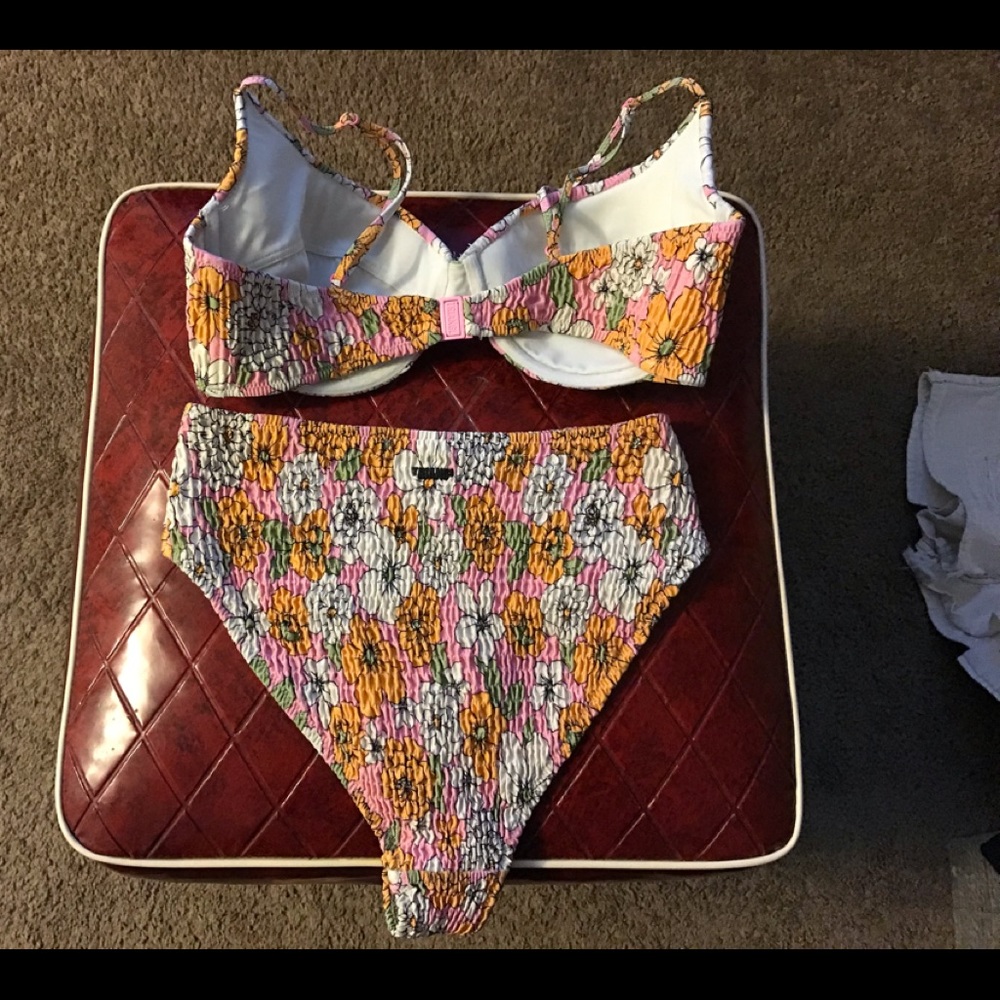 Triangl Womens two piece bathing suit - Picture 2 of 5